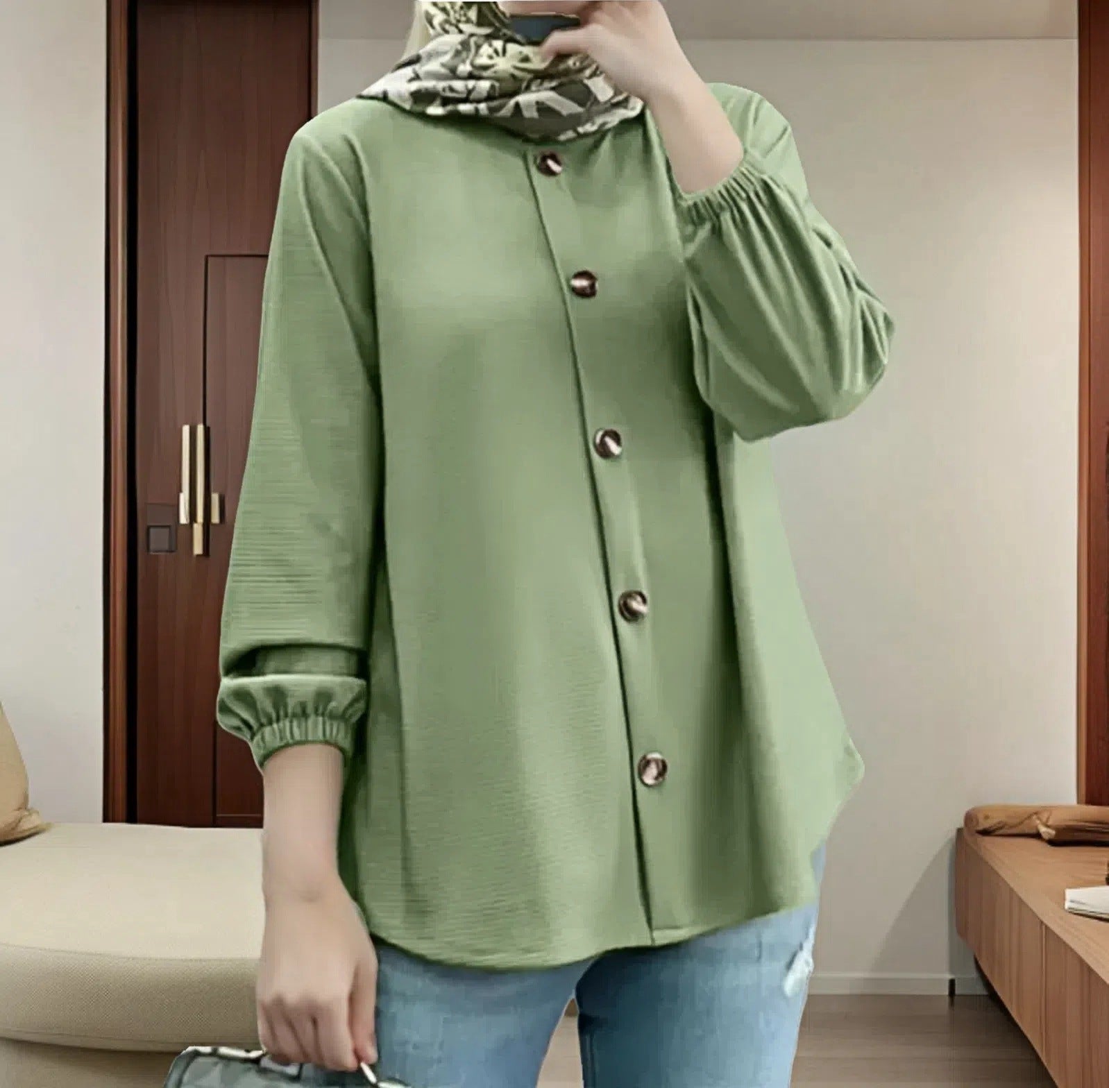 New Round Neck Long Sleeve Cuff Blouse